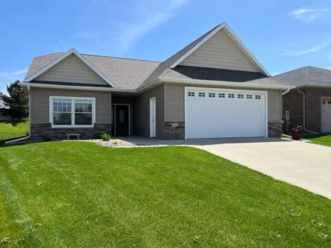 625 1st St NW, Plainview, MN 55964