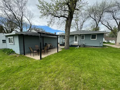119 W Maple St, Marshall, MN 56258 photo 18