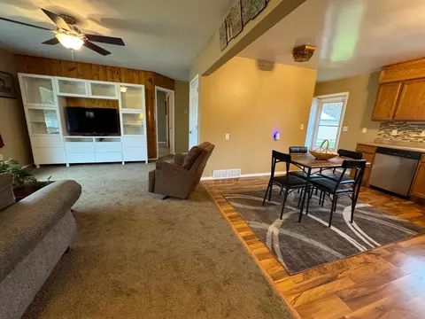 119 W Maple St, Marshall, MN 56258 photo 5