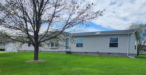 904 S 13th St, Olivia, MN 56277 photo 2