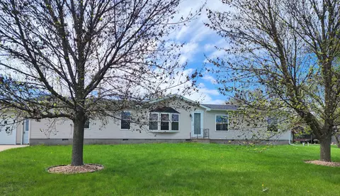 904 S 13th St, Olivia, MN 56277
