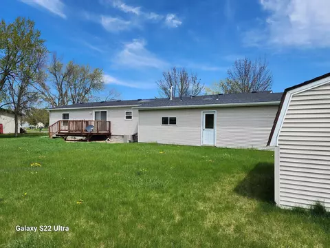 904 S 13th St, Olivia, MN 56277 photo 3