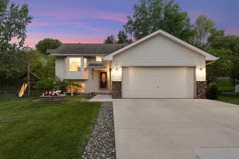16265 Godson Dr, Lakeville, MN 55044