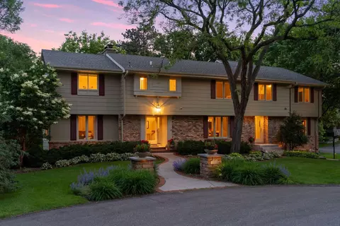22 Circle W, Edina, MN 55436