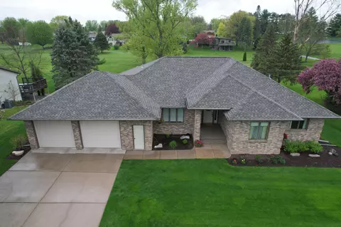 90 Benson Dr, Lewiston, MN 55952