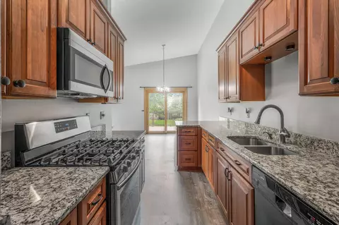 13016 45th Ave N, Plymouth, MN 55442