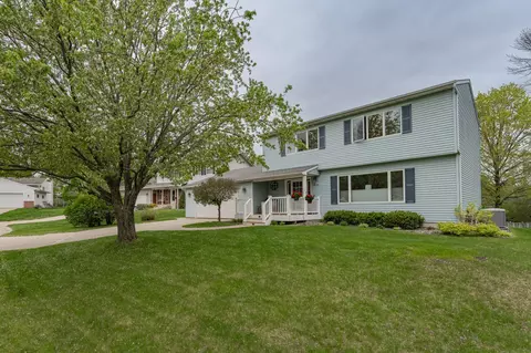 3415 Chalet View Ln NW, Rochester, MN 55901