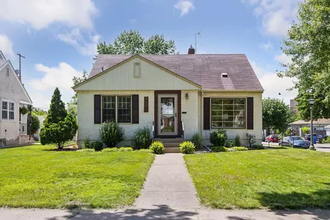 911 Wilder St S, Saint Paul, MN 55116