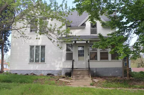 202 S Henry St, Elmore, MN 56027
