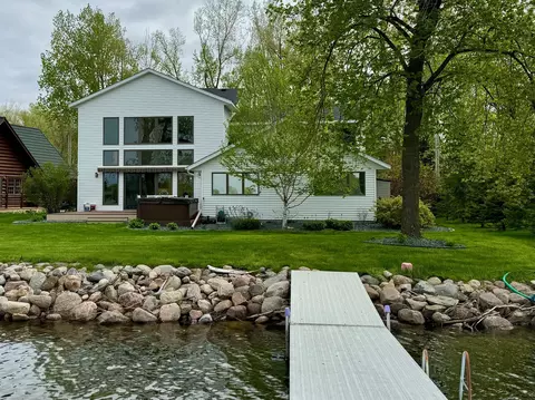 17500 Roberds Lake Ct, Faribault, MN 55021
