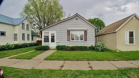 816 E 2nd St, Winona, MN 55987