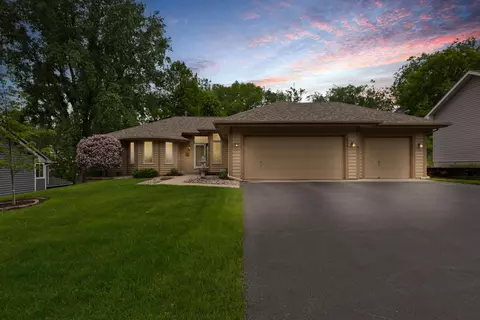 904 Crystal Lake Rd W, Burnsville, MN 55306