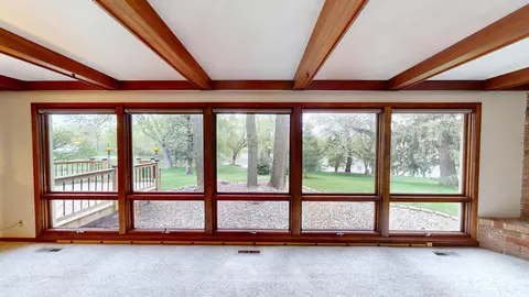 Living - 641 Botsford Ave, Albert Lea, MN 56007 photo 8 of 11