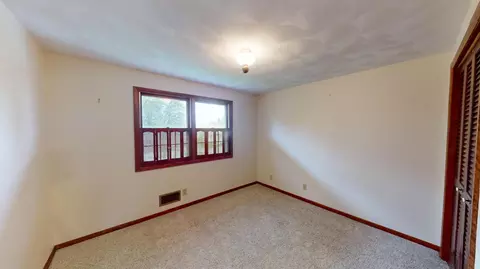 Bedroom - 641 Botsford Ave, Albert Lea, MN 56007 photo 4 of 12