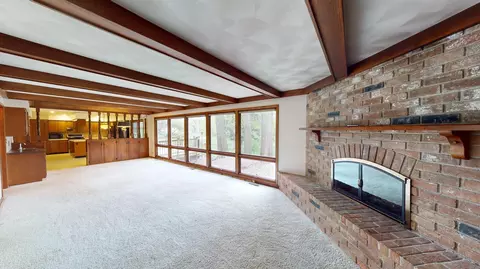 Living - 641 Botsford Ave, Albert Lea, MN 56007 photo 5 of 11