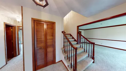 Entry Way - 641 Botsford Ave, Albert Lea, MN 56007 photo 1 of 2