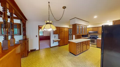 Kitchen - 641 Botsford Ave, Albert Lea, MN 56007 photo 2 of 7
