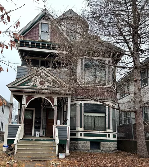 950 Ashland Ave, Saint Paul, MN 55104