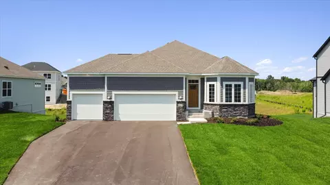 8037 Glenwood Dr, Lino Lakes, MN 55014