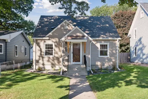 4348 30th Ave S, Minneapolis, MN 55406