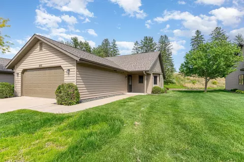 1975 Cherry St, Red Wing, MN 55066