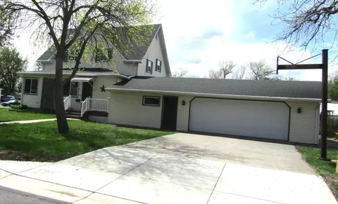 1184 8th St, Dawson, MN 56232