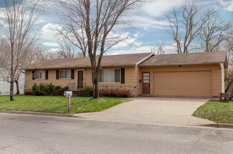 1331 Park St, Brainerd, MN 56401