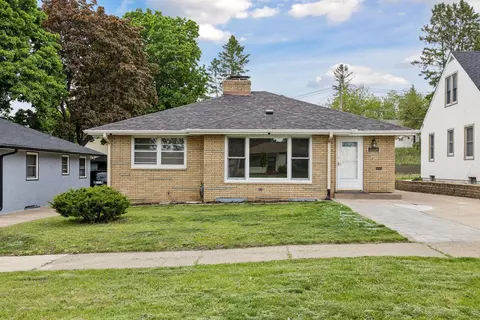 2233 3rd St E, Saint Paul, MN 55119