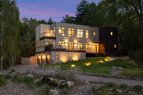 9040 W Bush Lake Rd, Bloomington, MN 55438