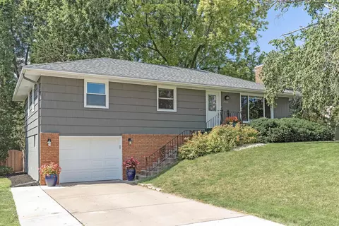 3500 32nd Ave NE, Saint Anthony, MN 55418
