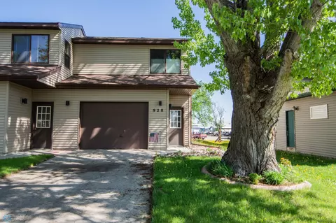 928 4th Ave W, West Fargo, ND 58078