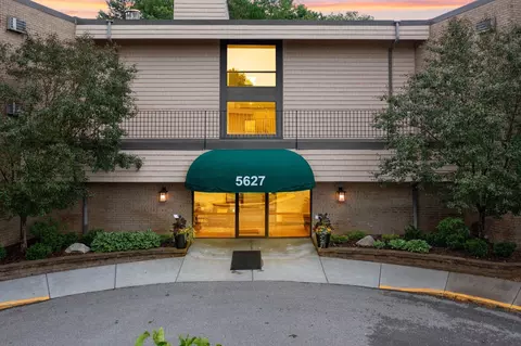 5627 Green Circle Dr #216, Minnetonka, MN 55343