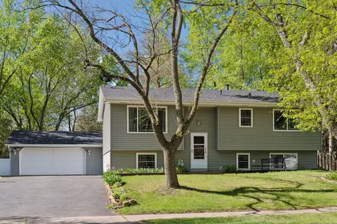 920 Blackoaks Ln, Anoka, MN 55303