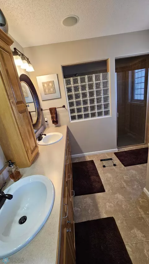 151 E 15th Ave E, West Fargo, ND 58078 photo 19