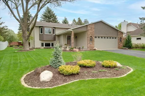 13854 Duluth Dr, Apple Valley, MN 55124