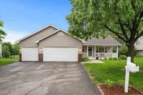 1346 Creekside Dr, Waconia, MN 55387
