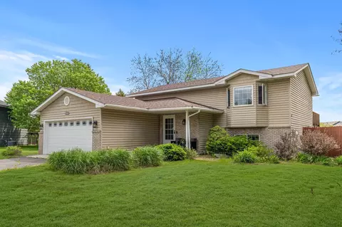 1986 72nd St, Centerville, MN 55038
