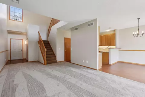 1383 Yorkshire Ln, Shakopee, MN 55379