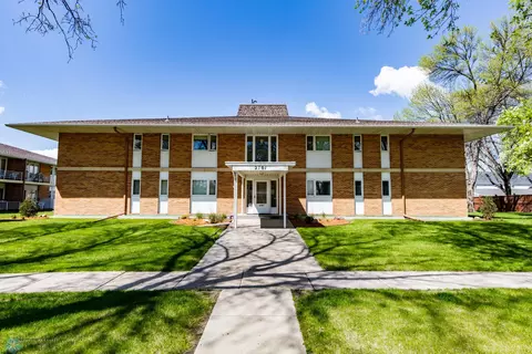 2701 12th St S # 12, Fargo, ND 58103