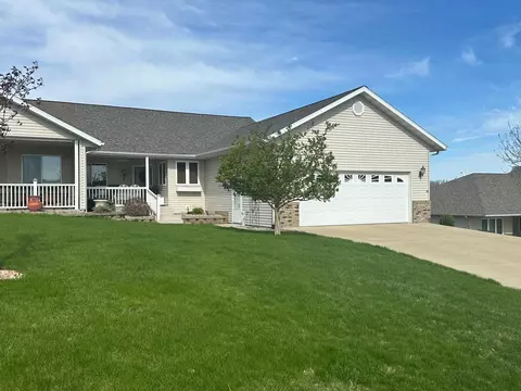 1843 Bridgeview Blvd, Detroit Lakes, MN 56501