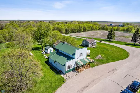 104 Main St, Caledonia, ND 58219 photo 2