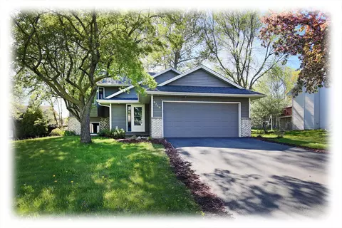 9249 Shenandoah Ln N, Maple Grove, MN 55369