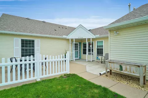 6920 Inverness Trl #40, Inver Grove Heights, MN 55077