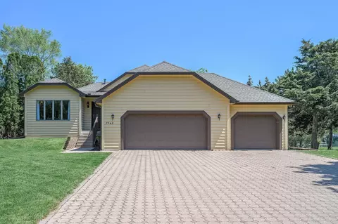 7348 Riverdale Dr N, Brooklyn Park, MN 55444