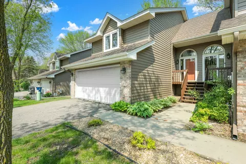 18502 Cherry Tree Ct, Minnetonka, MN 55345