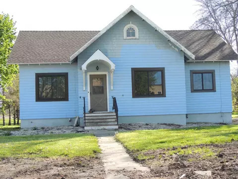 417 W Main St, Le Roy, MN 55951