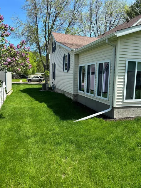 405 Mill St, Marshall, MN 56258 photo 4