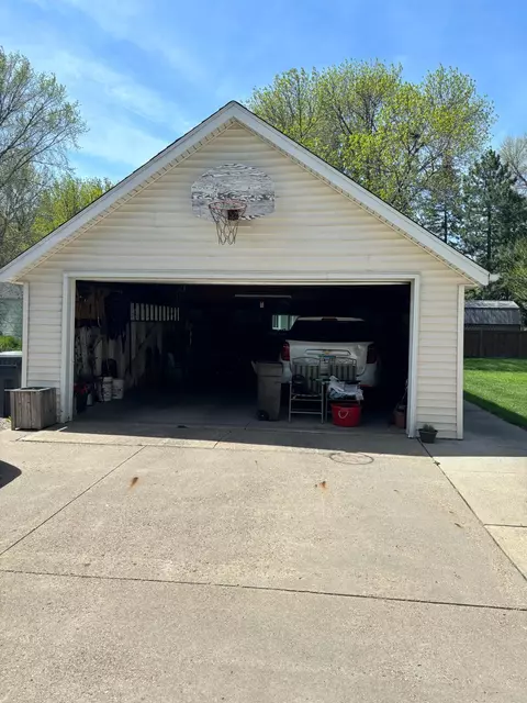 405 Mill St, Marshall, MN 56258 photo 5