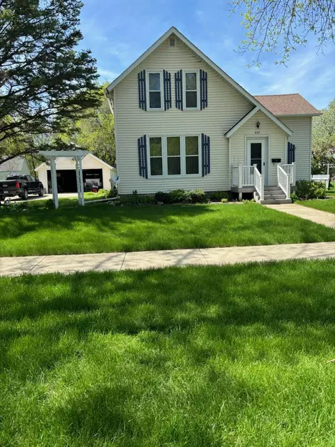 405 Mill St, Marshall, MN 56258