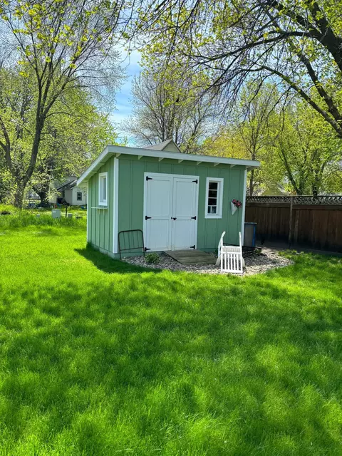 405 Mill St, Marshall, MN 56258 photo 8